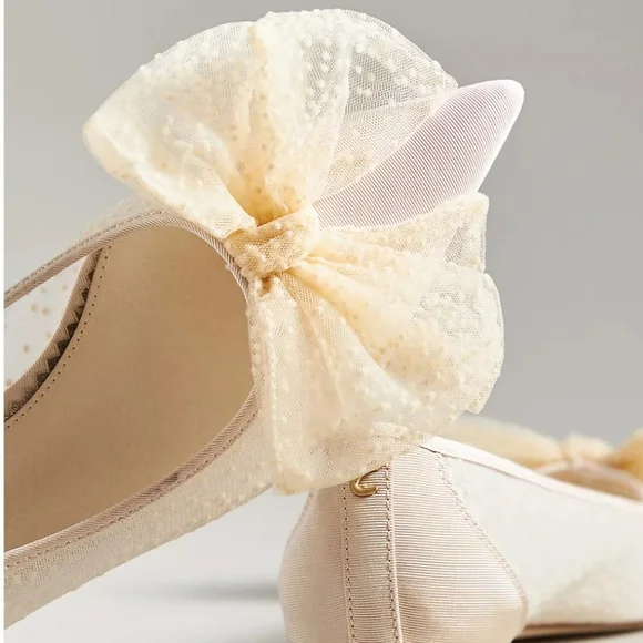 Elegant Cream Bow Women's Shoes - Picture 3 of 3